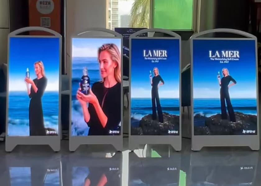CR-F Series customizable LED counter display side view flexible modules
