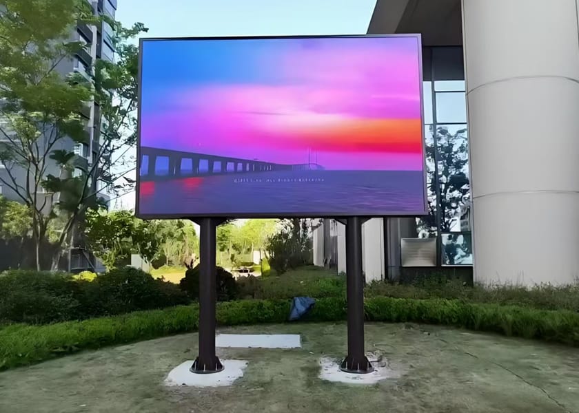 OU-F Series Durable Anti-Theft Outdoor LED Display