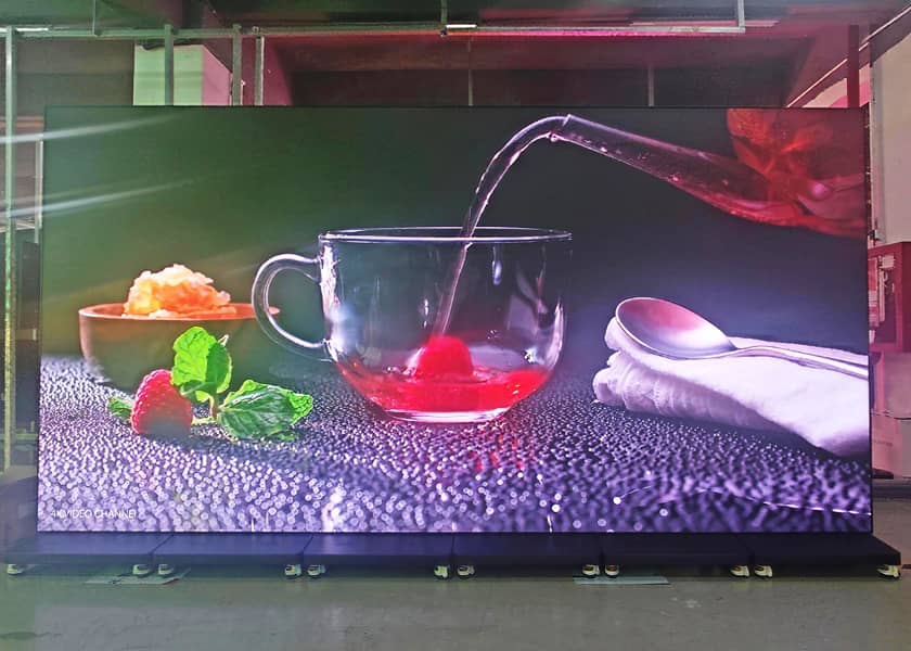 PO-A Series Single-Fold Poster LED Display Half-Fold Design Multi-Screen Splicing Digital Signage