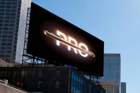 Floor-to-ceiling indoor LED advertising display retail digital signage